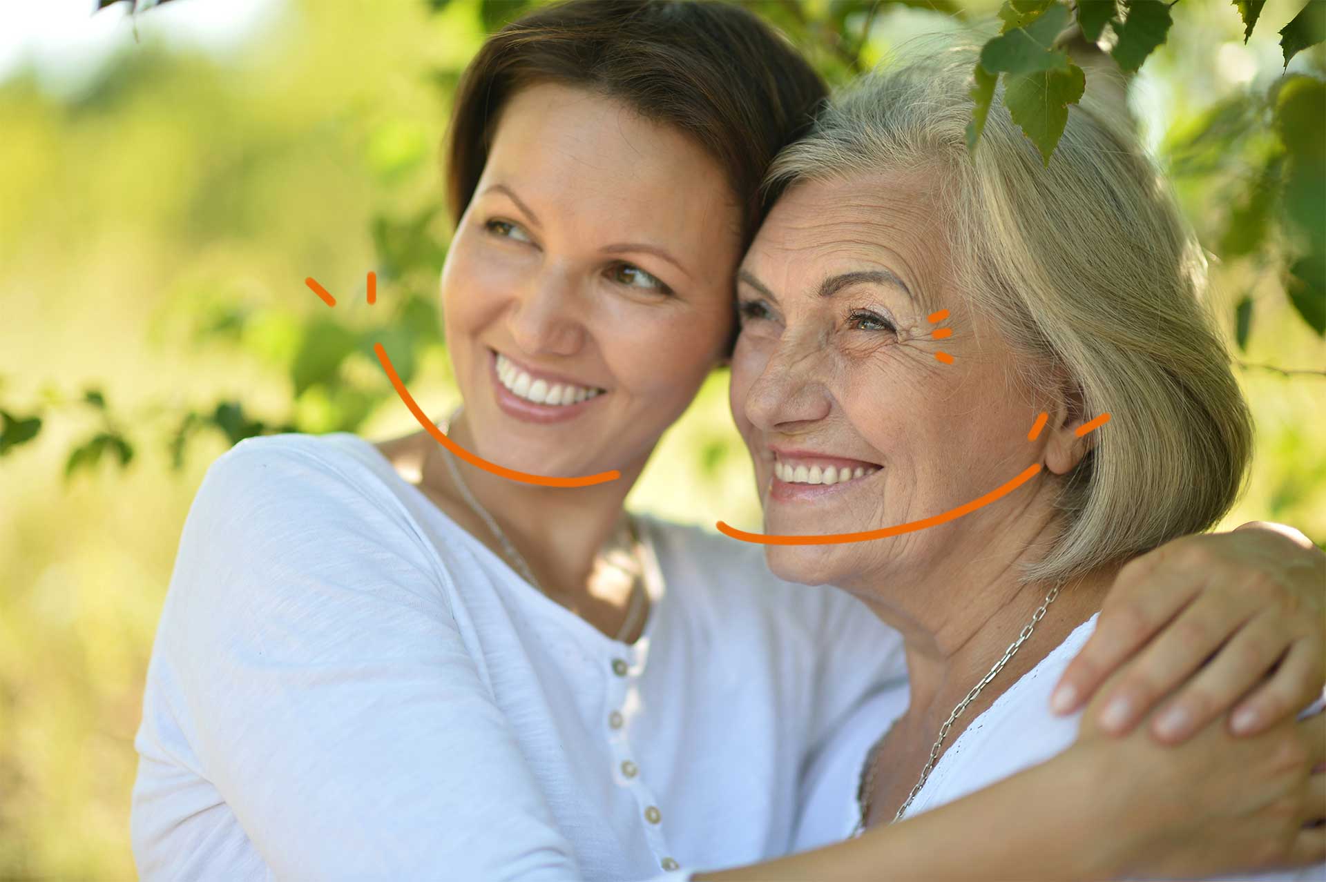 senior et sa fille heureuses