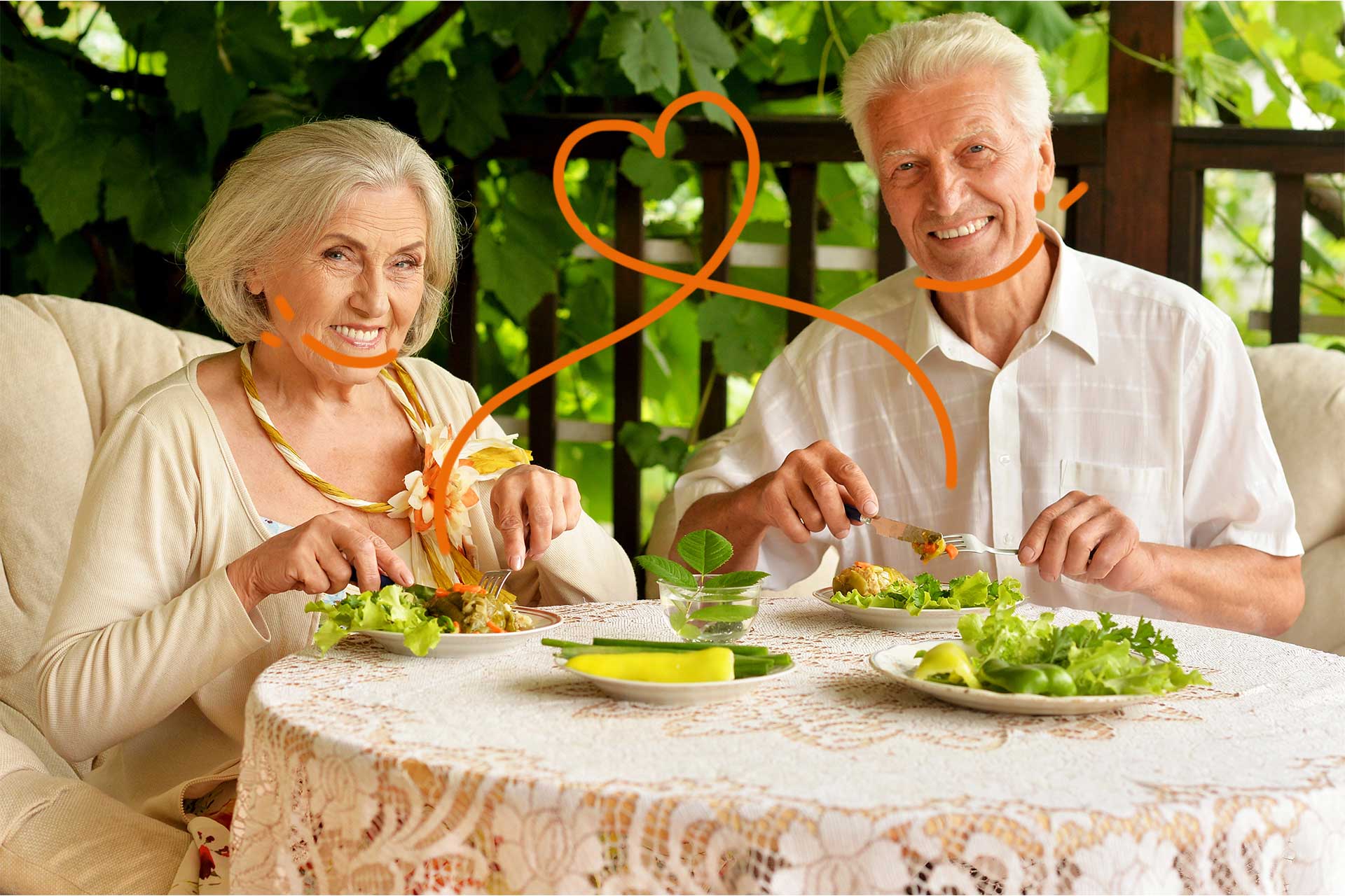 Seniors qui mangent un repas livré à domicile